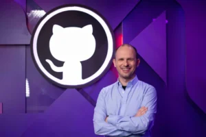 GitHub CEO’su geliştiricileri uyarıyor: Yapay zeka dönüşümü kaçınılmaz